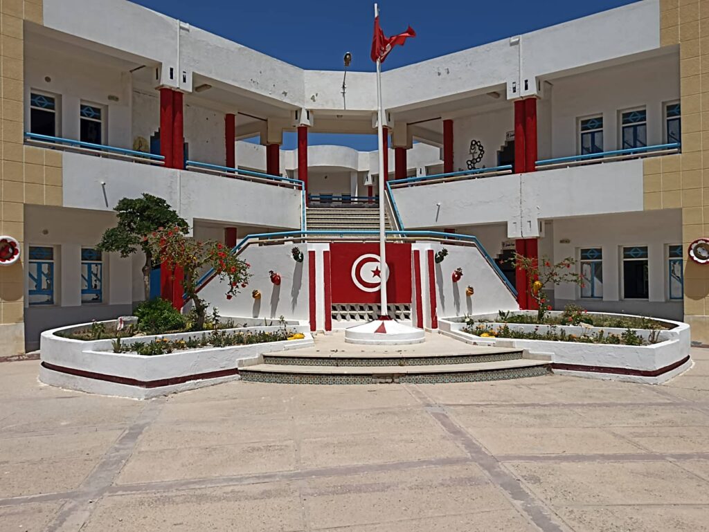 Lycée Secondaire Sayada : Embellissement & Rénovation clôture